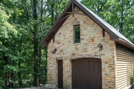 Cozy 2 Bedroom Cabin Nestled In Wooded Hideaway Monterey Exteriör bild