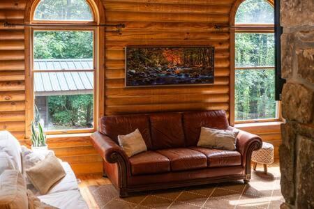 Cozy 2 Bedroom Cabin Nestled In Wooded Hideaway Monterey Exteriör bild