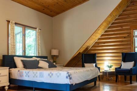 Cozy 2 Bedroom Cabin Nestled In Wooded Hideaway Monterey Exteriör bild