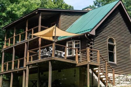 Cozy 2 Bedroom Cabin Nestled In Wooded Hideaway Monterey Exteriör bild